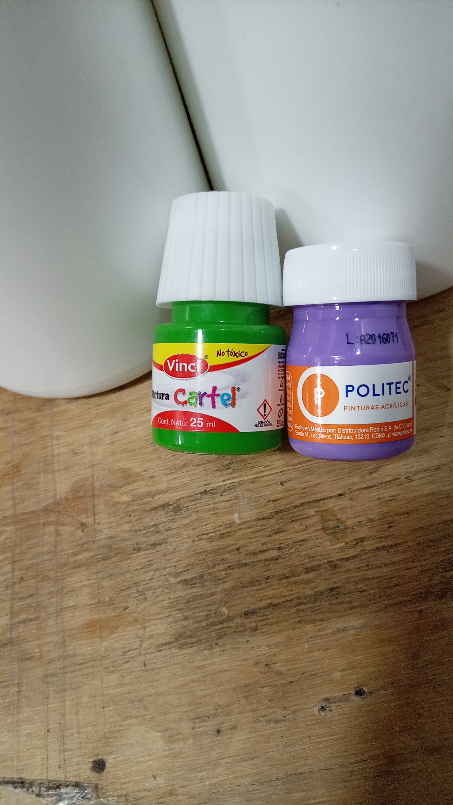 PINTURA VINCI Y PINTURA ACRÍLICA POLITEC DE 20 ML